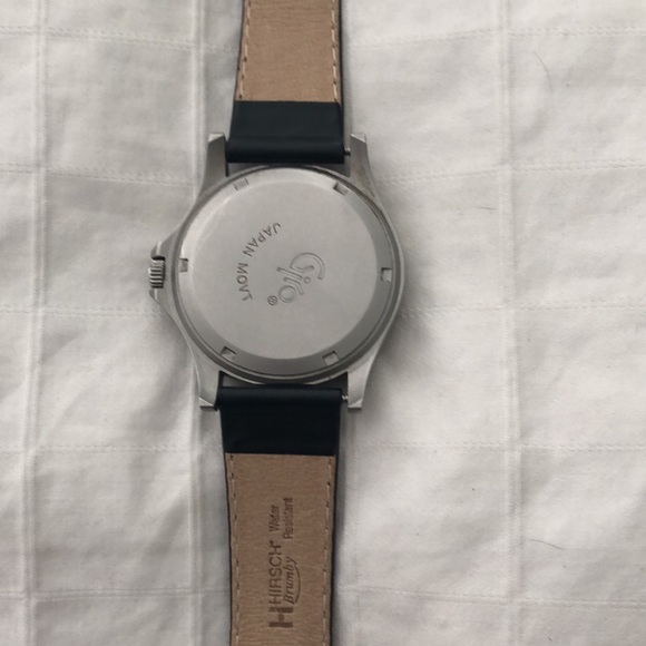 Watch - Picture 3 of 3